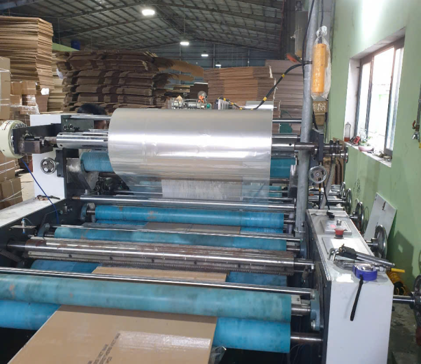 MÁY CÁN MÀNG KEO NƯỚC TỰ ĐỘNG